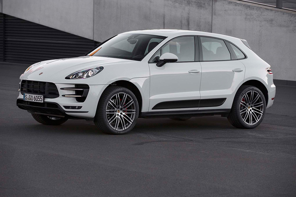 Porsche Macan Turbo - Dude Shopping